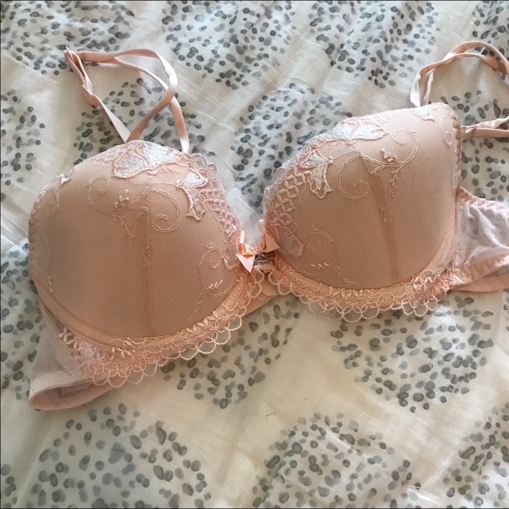 •Antinea• Embroidered Bra